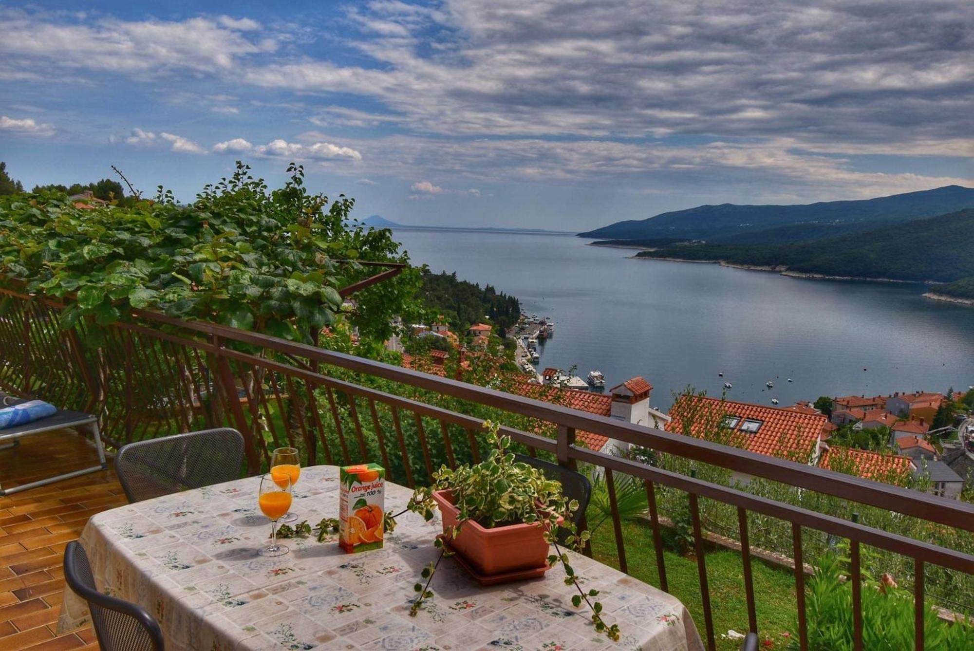 Apartment Neda In Rabac With Bay View Luaran gambar
